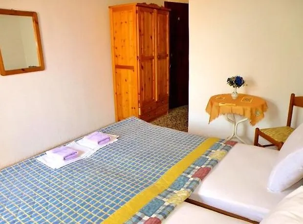 Konukevi Marina Koinira